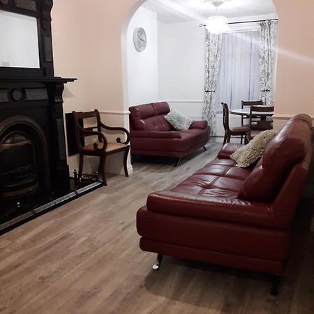 Cosy @ Coleraine Beside Train+Bus Station Apartment Exterior photo