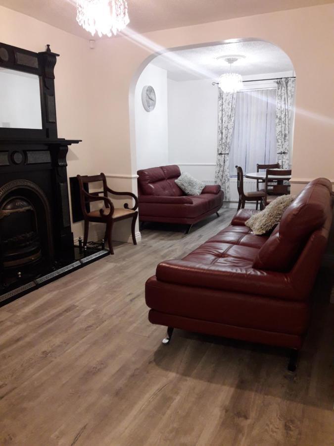 Cosy @ Coleraine Beside Train+Bus Station Apartment Exterior photo