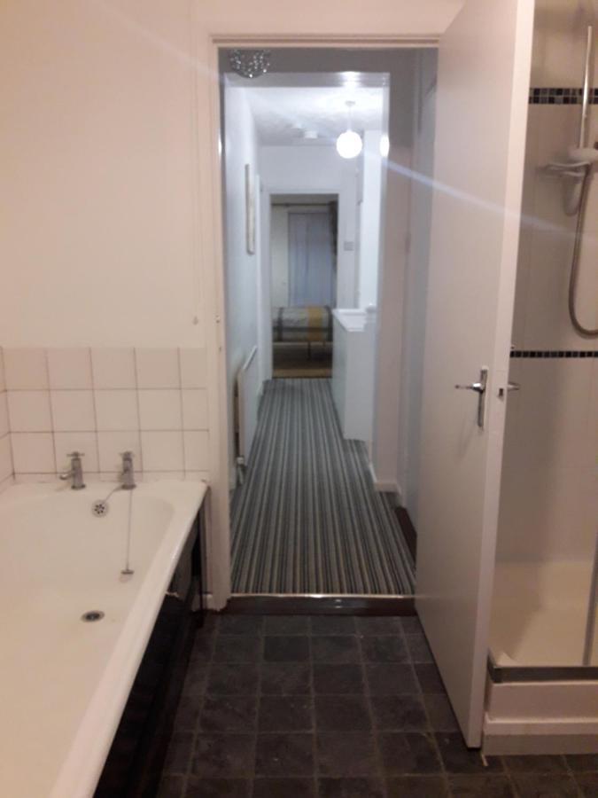 Cosy @ Coleraine Beside Train+Bus Station Apartment Exterior photo