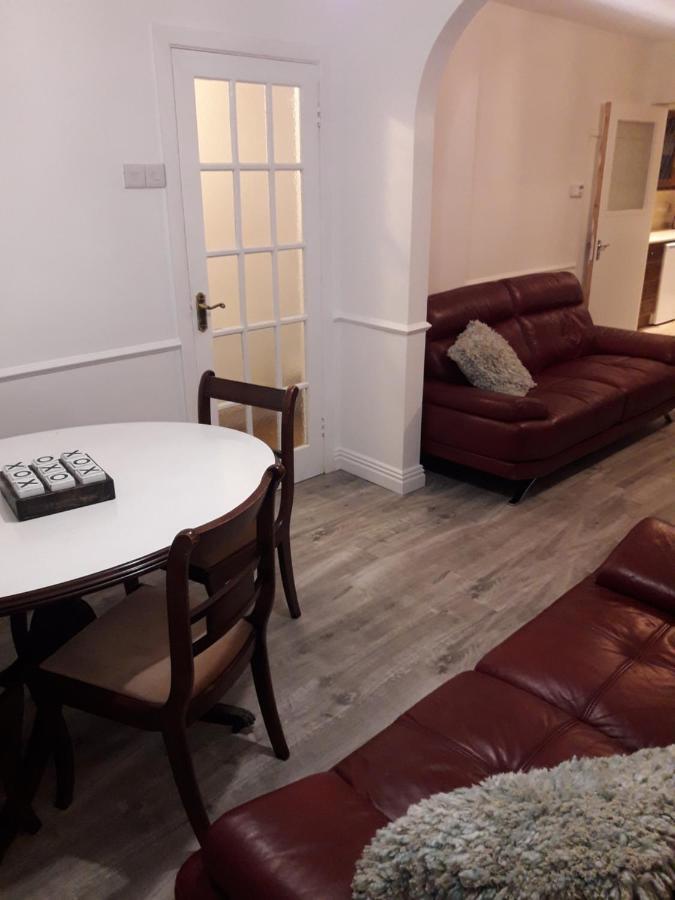 Cosy @ Coleraine Beside Train+Bus Station Apartment Exterior photo